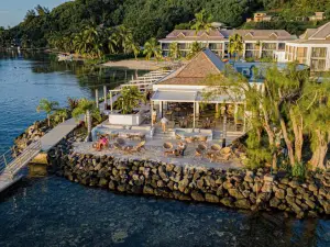 Cook's Bay Hotel & Suites