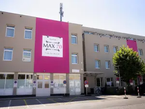 Hotel Max 70