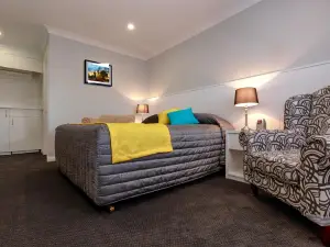 Oasis Motel