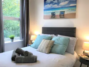 Central Wigan Welcoming Townhouse Sleeps up to 6
