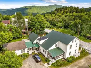 Minutes to Woodstock Hiking Ben & Jerry Suite