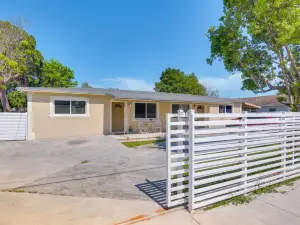 Miami Gardens Apt 5 Miles to Hard Rock Stadium