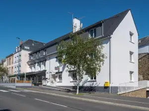 普萊維爾宅邸餐廳飯店