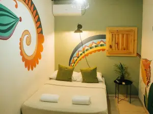 Hostal & Café Travelers