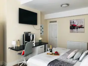 The Winter Garden Suites