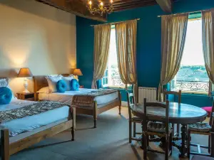 Hotel Raymond VII