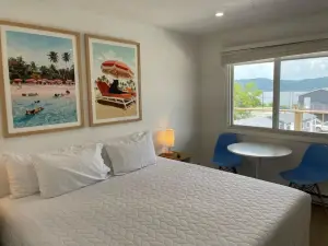 Single King Room