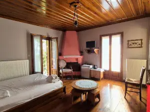 Traditional Guesthouse Marousio