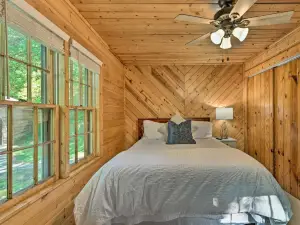 Peaceful Moravian Falls Cabin Near Fishing!