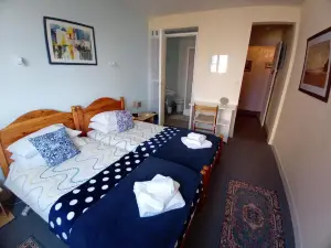 Lenard Charles Bed & Breakfast