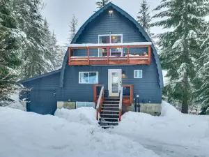 Hot Tub & Sauna: Mountain Living at Hyak Cabin!