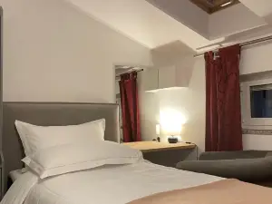 Madonca Rooms & Restaurant