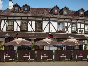 Muskerry Arms Bar and B&B