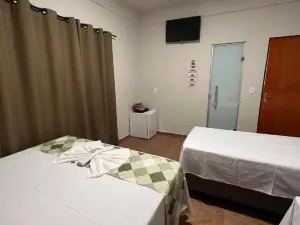 Hotel Paraiso - Fácil Acesso As Faculdades e FarmShow