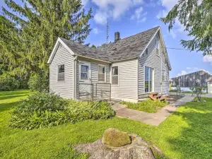 Eclectic Ladysmith Hideaway: Hike and Hunt!