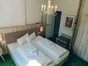 Adelheid Hotel Garni