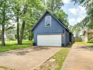 Lakefront Oasis with Patio in Hot Springs, Arkansas!