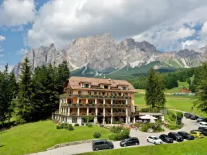 Boutique Hotel Villa Blu Cortina d'Ampezzo