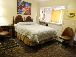 Itty Bitty Inn