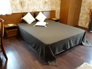 Vesta Hotel