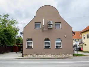 Fitt Panzió