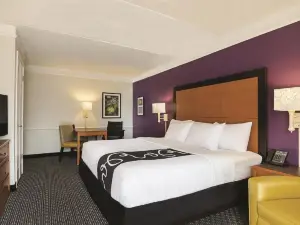 Baymont by Wyndham Greenville Woodruff Rd