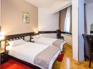 Hotel MB