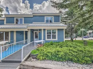 Dreamy, Family-Friendly Cloudcroft Townhome!