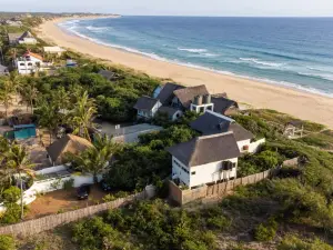 Pura Vida Tofo Beach Houses
