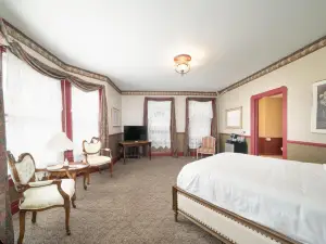 Naples Hotel