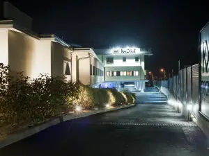 Kadrit Hotel