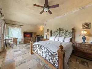 Blanco Riverside Cottages