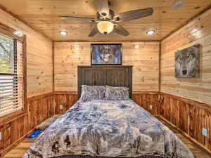 Cozy Broken Bow Cabin, Walk to the Lukfata Creek!