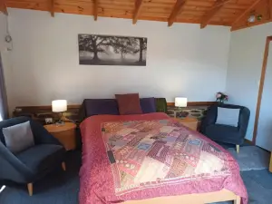 HighRoost Bed & Breakfast Accommodation - Rural Escape