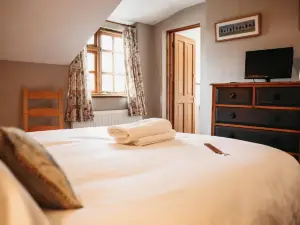 Three Horseshoes Inn