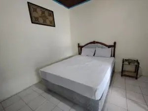 OYO 92783 Wisma Bunda Syariah Near Man Pinrang