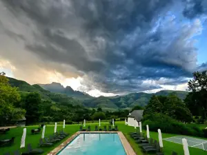Champagne Castle Hotel
