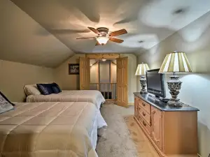 Pet-Friendly Home Near Lakes and Snowmobile Trails!