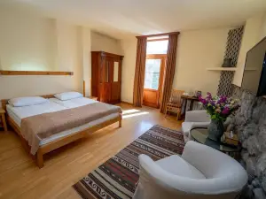 Hotel Mirhav