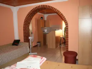 Sobe Rooms Szobák Zimmer Kis