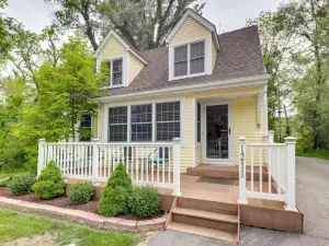 Steps to Lake Michigan Beach Gary Vacation Rental