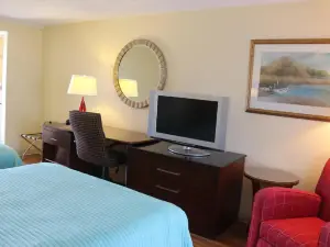 Seaside Inn & Suites