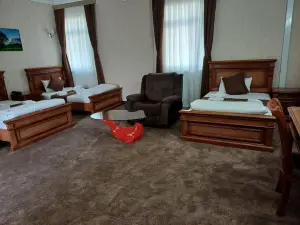 Maximum Hotel