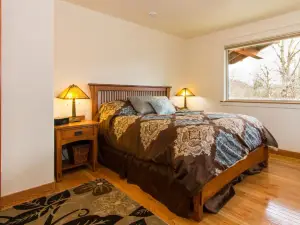 Eagle Peak Guesthouse