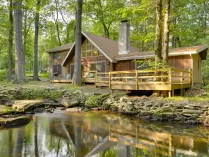 Secluded Stroudsburg Home - 5 Mi to Ski Resort