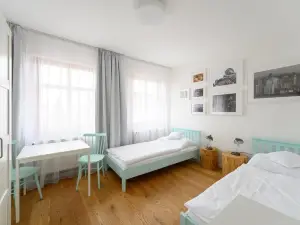 Svetobeznik Bed & Wine