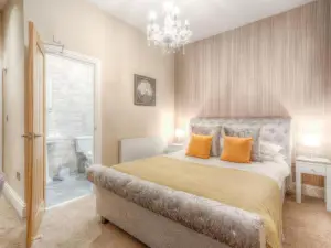 The George Wright Boutique Hotel, Bar & Restaurant