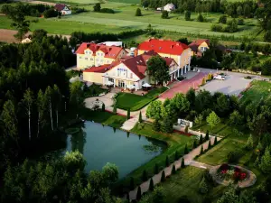 Hotel Chabrowy Dworek