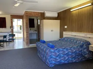 Sandpiper Motel