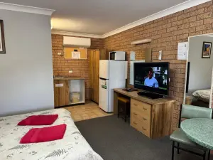 Three Ways Motel